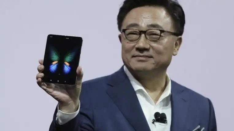 Samsung Galaxy Fold è stato venduto oltre 400.000 volte